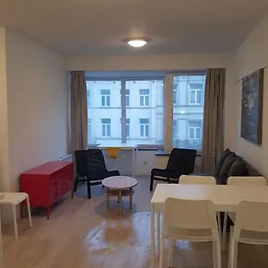 Apartamento 2 Bedrooms, Bruselas